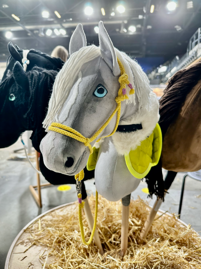 Realistic Grauer Gr. S, Knotenhalfter "Jiffy" Gelb, Decke Orlanda Gelb